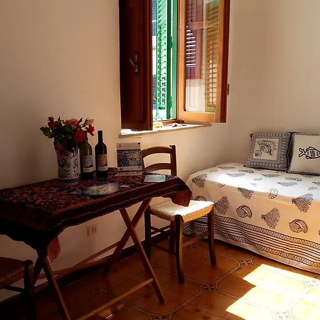 Holiday home Usticatour Apartments And Villas