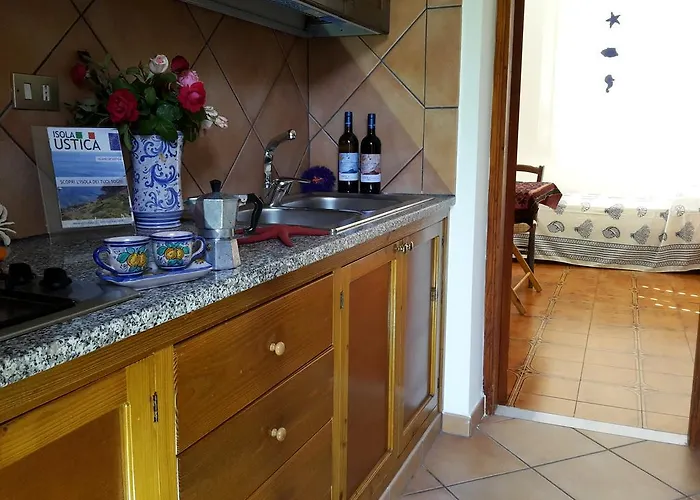 Usticatour Apartments&villas Isola di Ustica